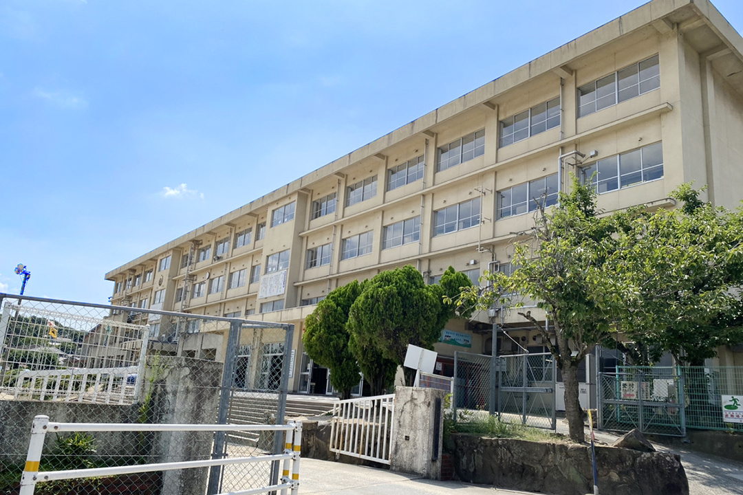 坪生小学校