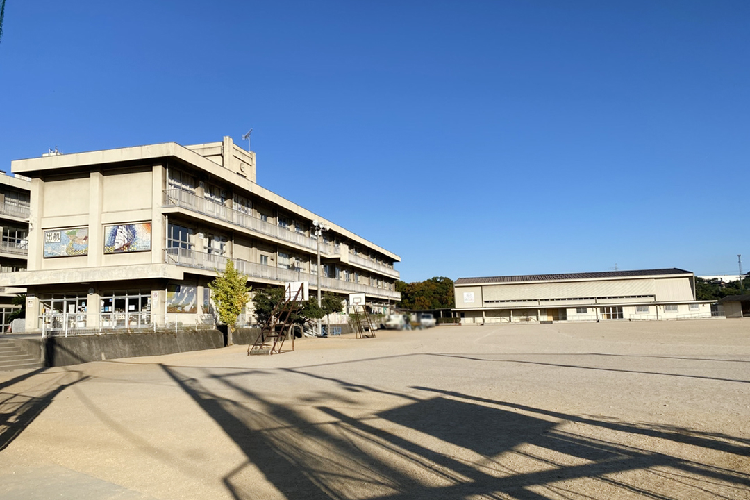 大津野小学校